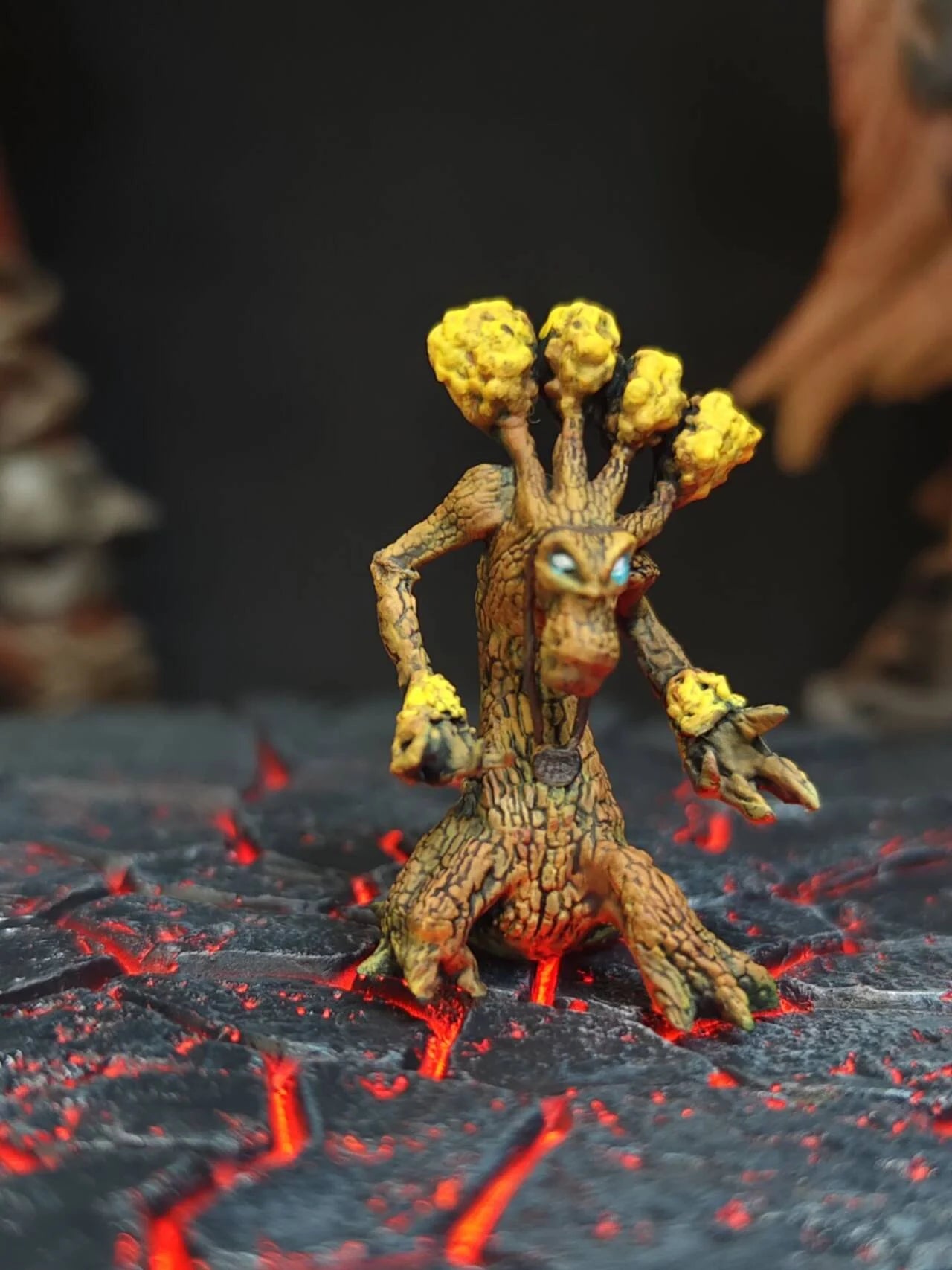 World of Warcraft Model Night Elf Dryad Bear Painting Finished War Chess Figure model toy