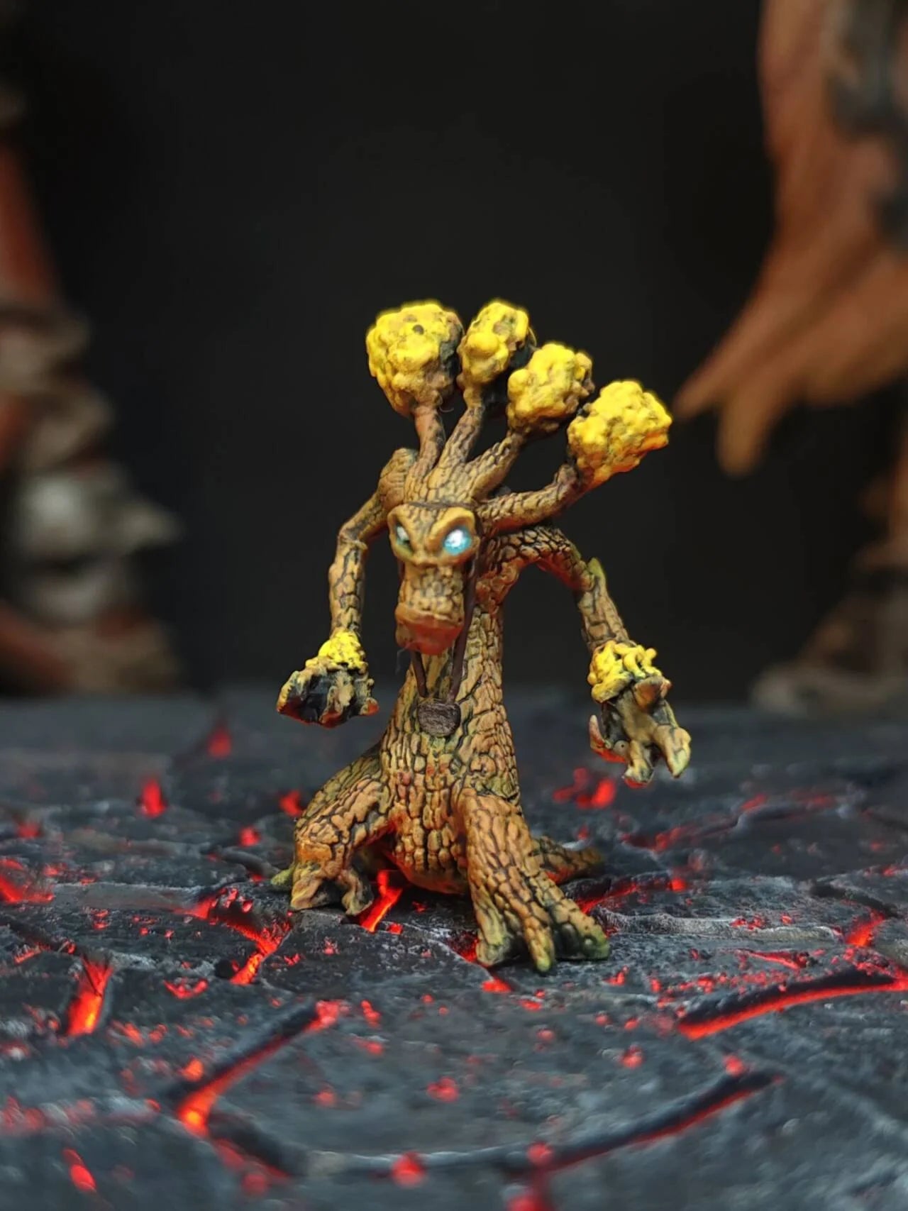 World of Warcraft Model Night Elf Dryad Bear Painting Finished War Chess Figure model toy
