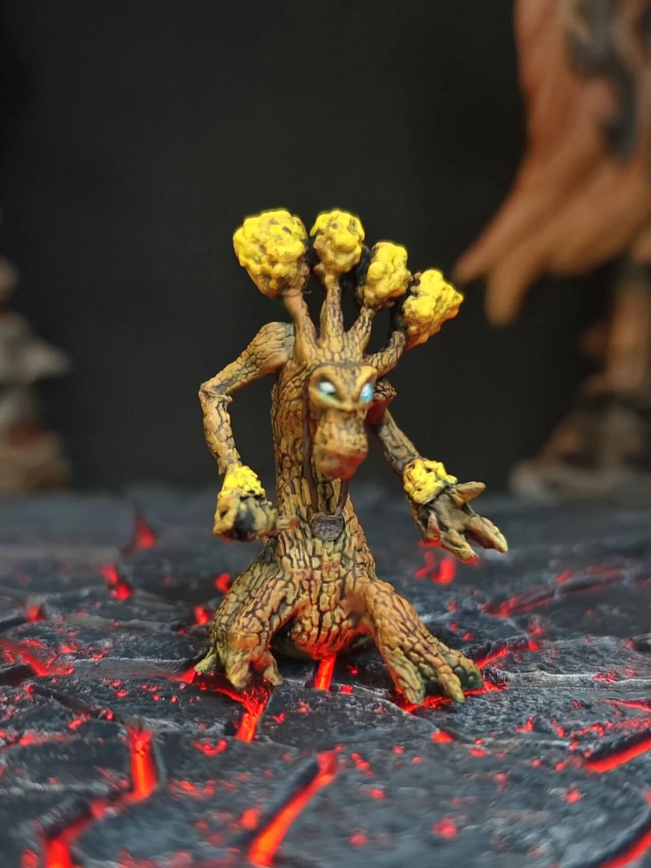 World of Warcraft Model Night Elf Dryad Bear Painting Finished War Chess Figure model toy